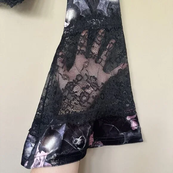 SOLD Killstar Witchy Women XL Velvet Top Bell Sleeve Black Skull Pink Rose Whims - Picture 4 of 11